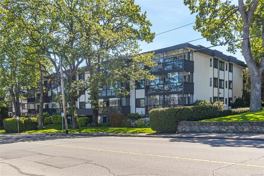 1665 Oak Bay Ave #304, Victoria, BC V8R 1B5