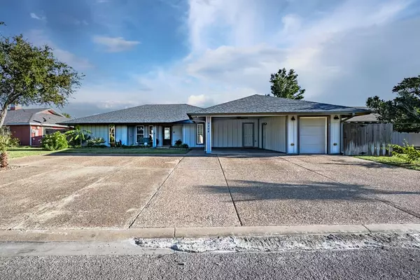 2209 Cape Charles, Rockport, TX 78382