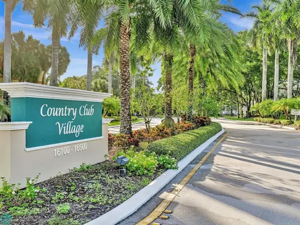 Weston, FL 33326,16401 Golf Club Rd  #111