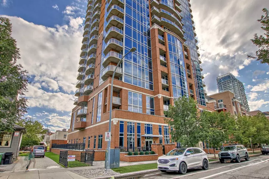 817 15 AVE Southwest #2500, Calgary, AB T2R 0H8