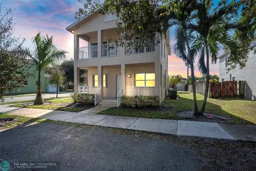 5610 SW 43rd St, Davie, FL 33314