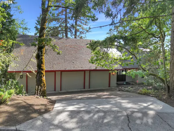 Eugene, OR 97405,3952 S RIDGE DR