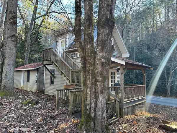 879 Fires Creek Wildlife Road, Hayesville, NC 28904