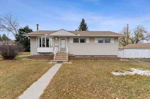 422 Spyhill RD NW, Calgary, AB T2K3P2