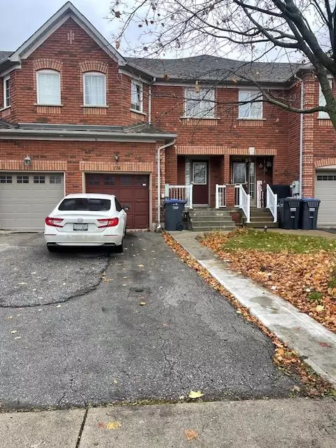 174 Twin Pines CRES, Brampton, ON L7A 1N6