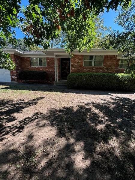 1306 Elmwood, Gainesville, TX 76240