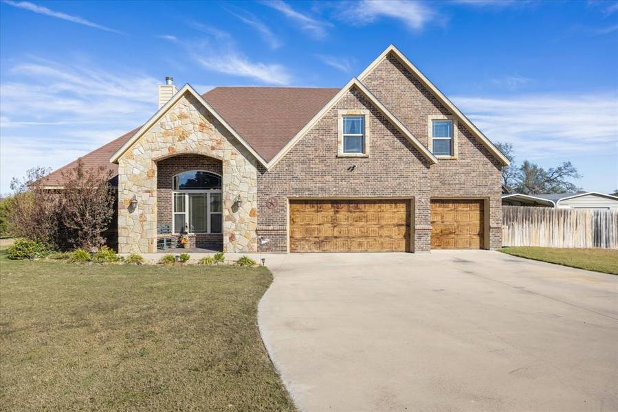 2105 Hills Court, Stephenville, TX 76401