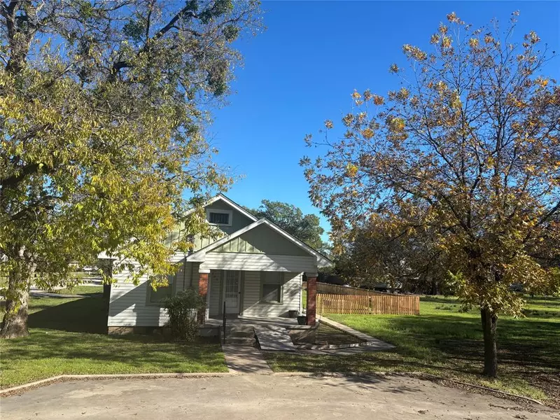 530 Elm, Lindsay, TX 76250