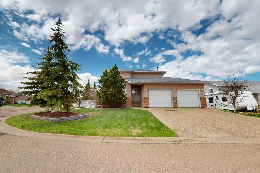 4102 66 ST, Stettler, AB T0C 2L1