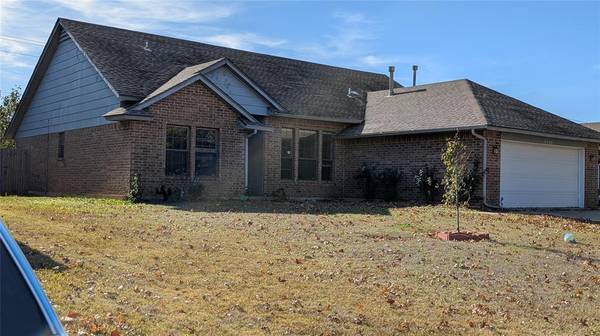 10008 Hollyhead Way, Yukon, OK 73099