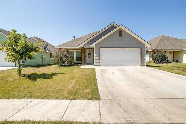 221 Lovers Path Drive, Springtown, TX 76082