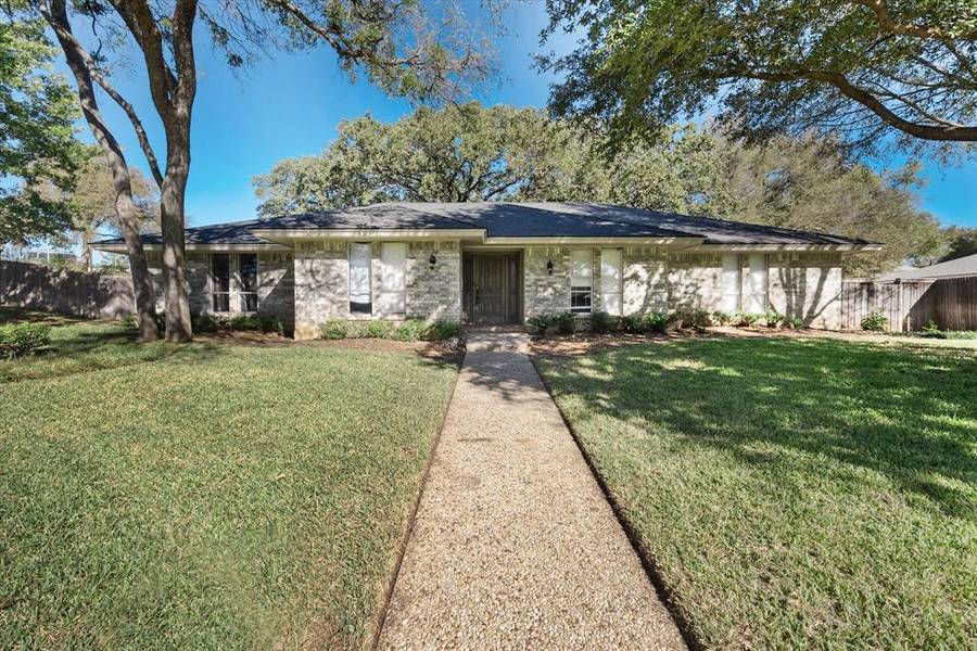 4701 Woodview Street, Arlington, TX 76013