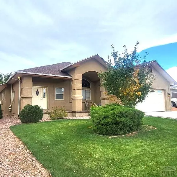 1808 Aquila Dr, Pueblo, CO 81001