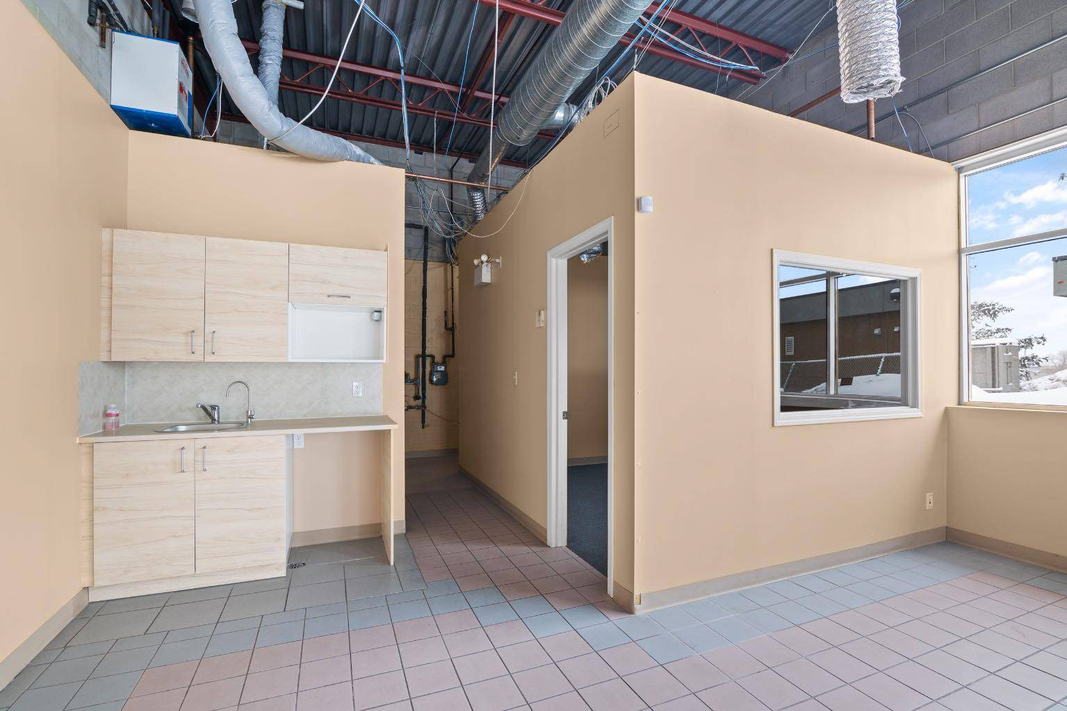 Calgary, AB T1Y 6Z1,3132 26 ST NE #148
