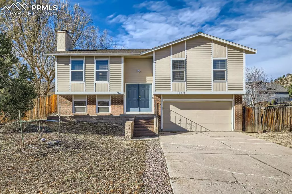 Colorado Springs, CO 80919,1640 Eyrie DR