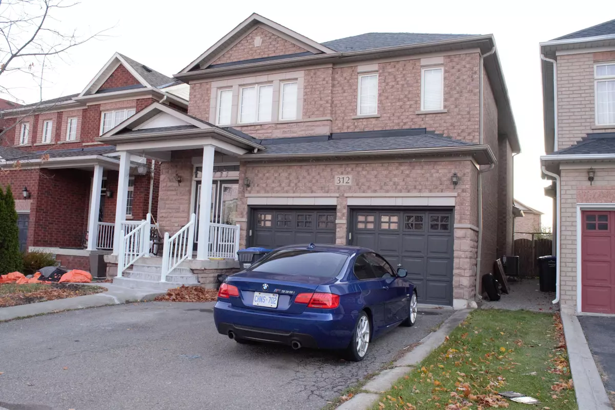 Brampton, ON L7A 3A1,312 Brisdale DR W