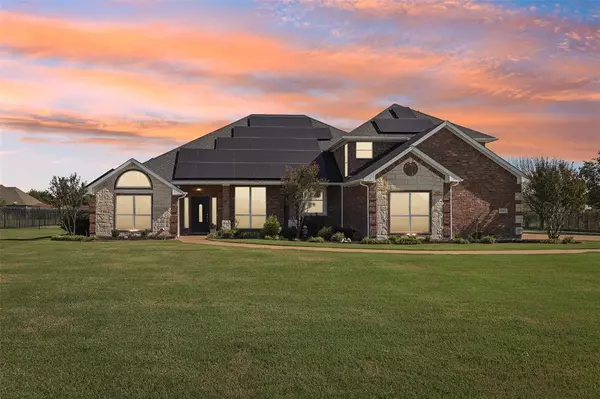 1243 W Secretariat Drive, Terrell, TX 75160