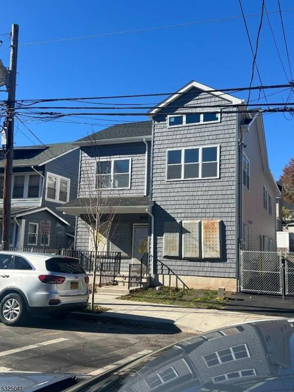 89 W End Ave, Newark City, NJ 07106