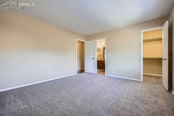 Colorado Springs, CO 80919,1640 Eyrie DR