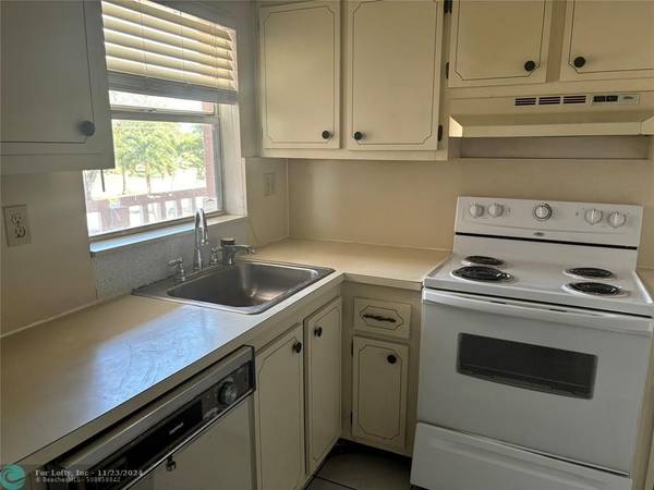 Sunrise, FL 33322,9480 Sunrise Lakes Blvd  #212