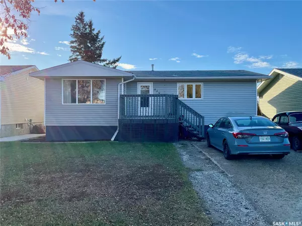 939 BROWN STREET, Moose Jaw, SK S6H 2Z1