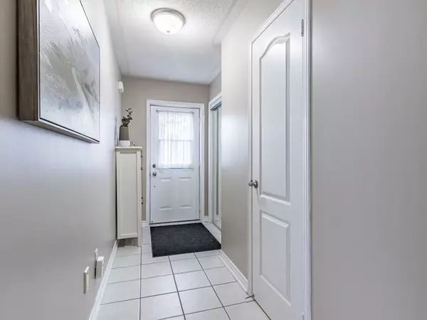 Mississauga, ON L5W 1M5,571 Rossellini DR