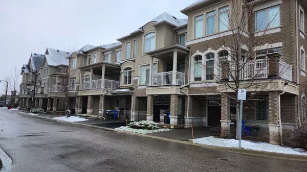 Oakville, ON L6M 0S4,2435 Greenwich DR #69