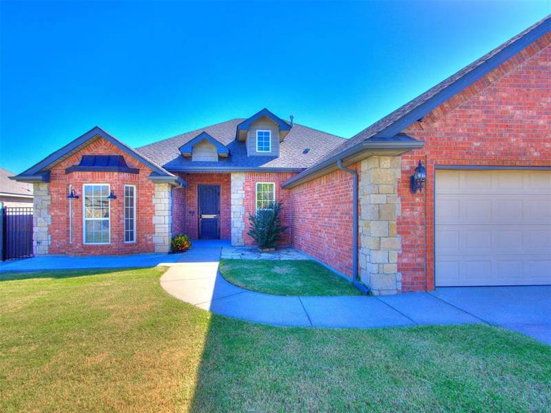 1812 SE 18th Street, Moore, OK 73160