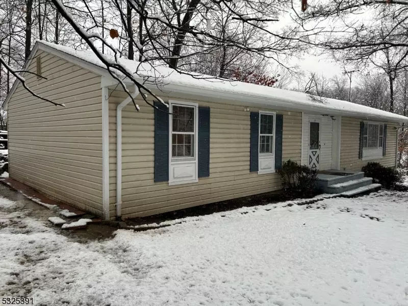 35 Dupont Ave, Hopatcong Boro, NJ 07843