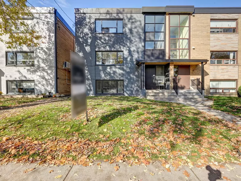 40 Cavell AVE, Toronto W06, ON M8V 1P2