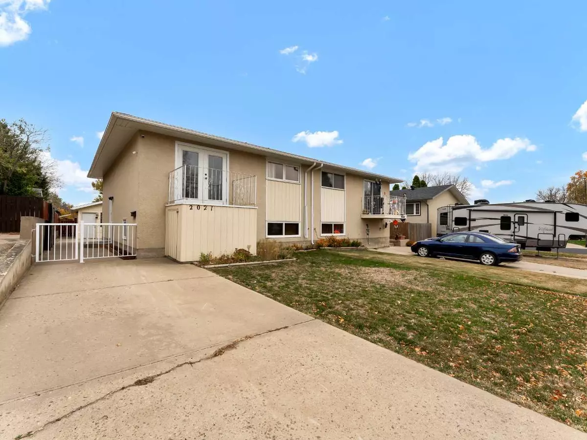 Medicine Hat, AB T1C 1J3,2021 Hawke CRES NE