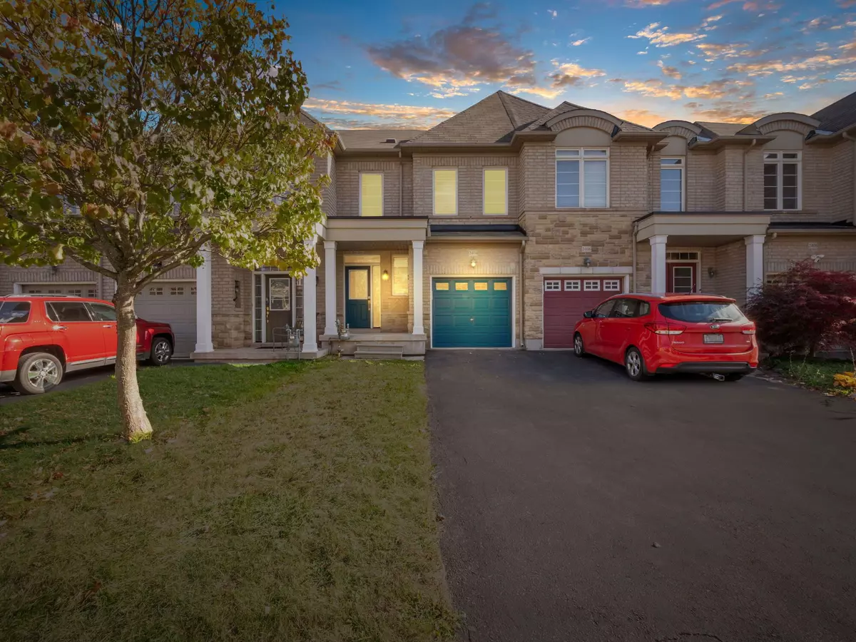 Oakville, ON L6M 0J3,2404 Old Brompton WAY