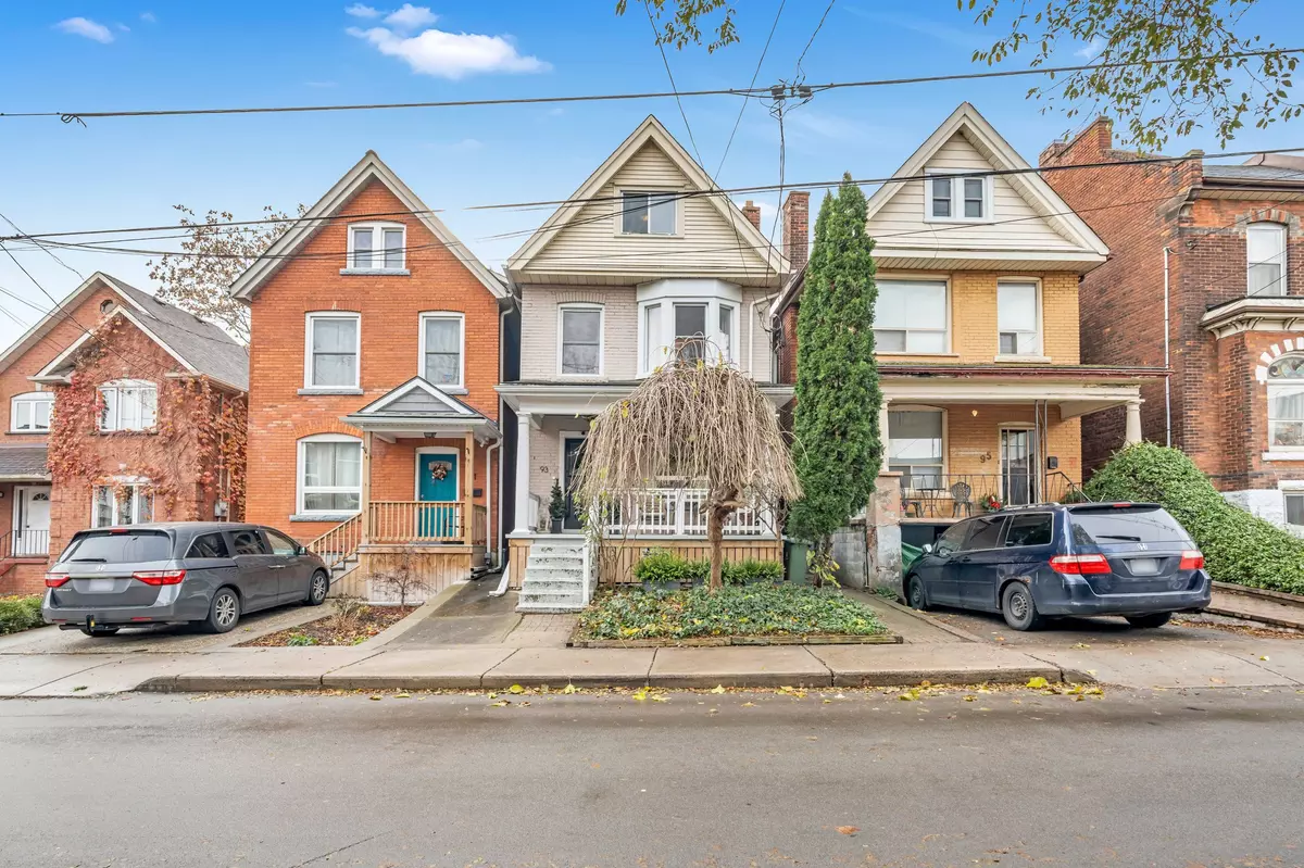 Hamilton, ON L8R 1T5,93 Peter ST