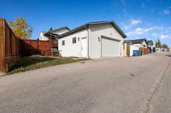 Calgary, AB T3K 4M2,36 Covington Close NE