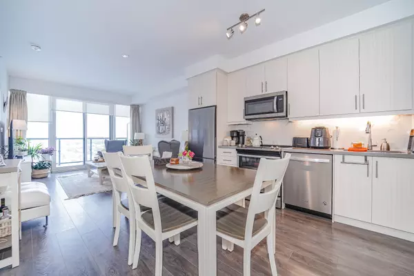 Richmond Hill, ON L4B 0H4,85 Oneida CRES #1808