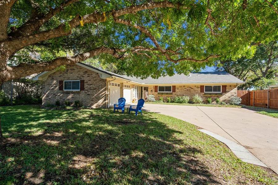 1207 Mildred Lane, Benbrook, TX 76126