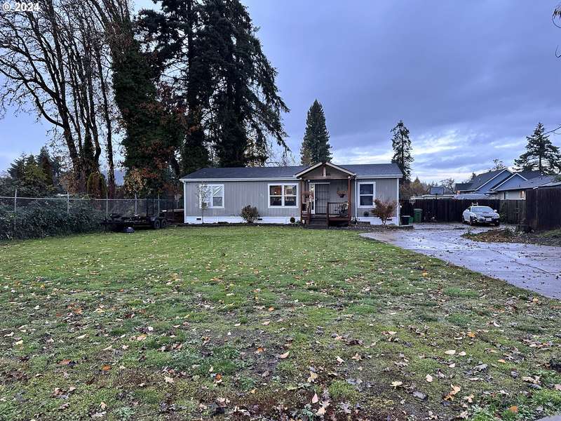 385 N 16th ST, Cottage Grove, OR 97424