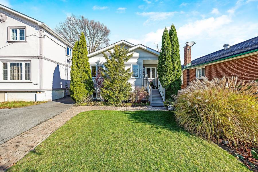 1043 Cawthra RD W, Mississauga, ON L5G 4K4