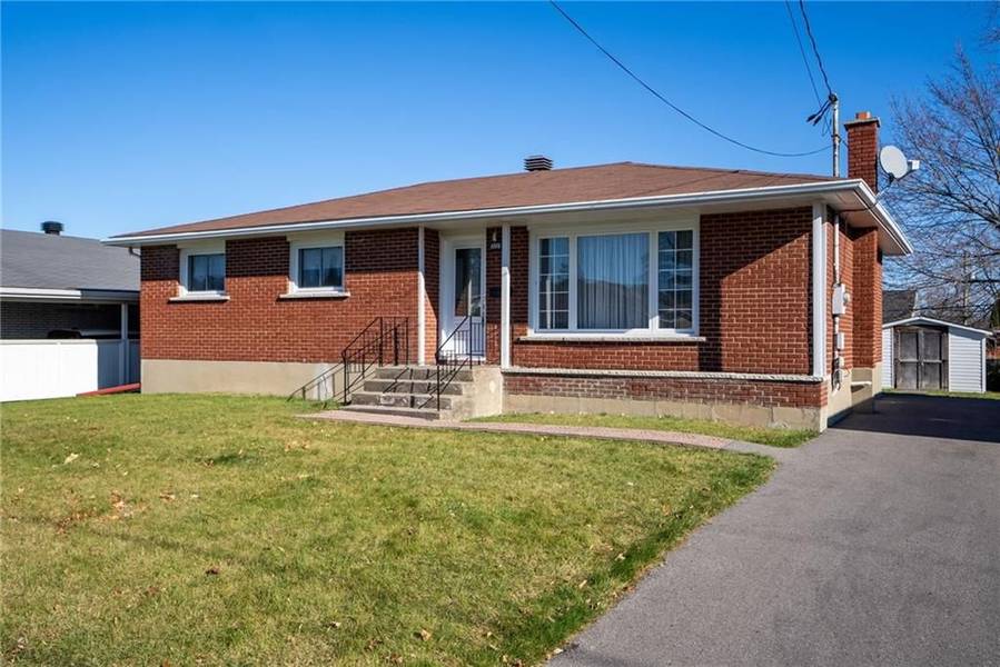 322 JARVIS ST, Cornwall, ON K6H 5J6