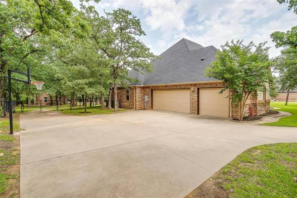 Cleburne, TX 76031,2716 Windsor Oaks Lane