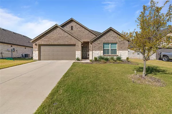 1049 Longbow Lane, Crowley, TX 76036