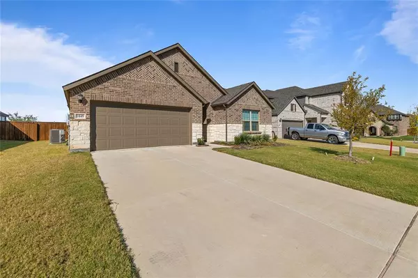 Crowley, TX 76036,1049 Longbow Lane