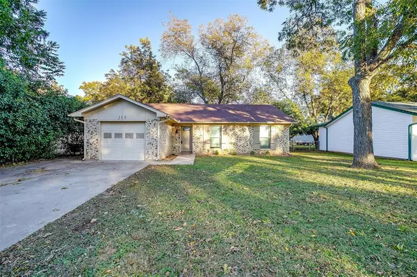 213 S Scott Street, Burleson, TX 76028