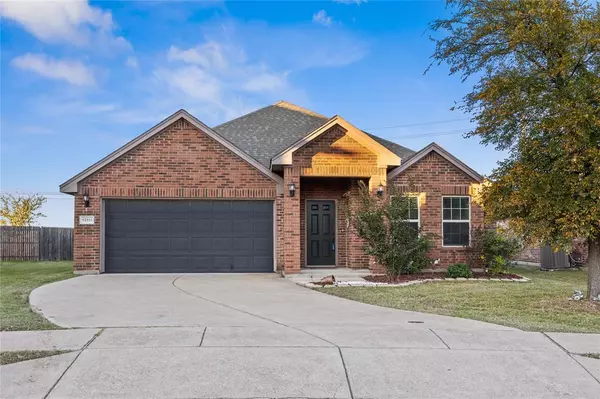 12101 Hunters Crossing Lane, Fort Worth, TX 76028