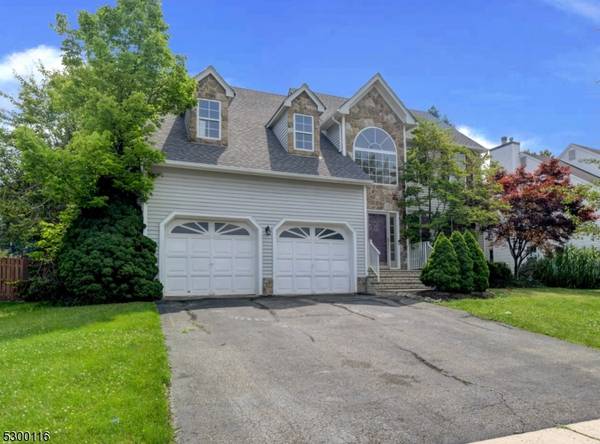 8 Goosetown Dr, Clinton Town, NJ 08809