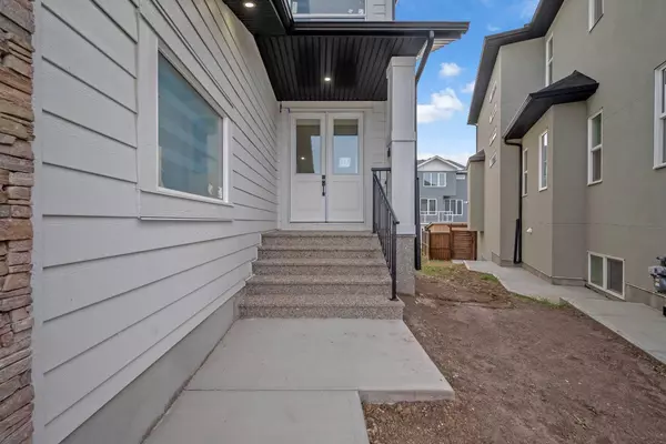 Chestermere, AB T1X1Y1,327 Kinniburgh PL