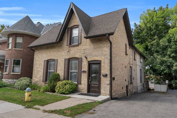 188 Prospect ST #Front, Newmarket, ON L3Y 3T6