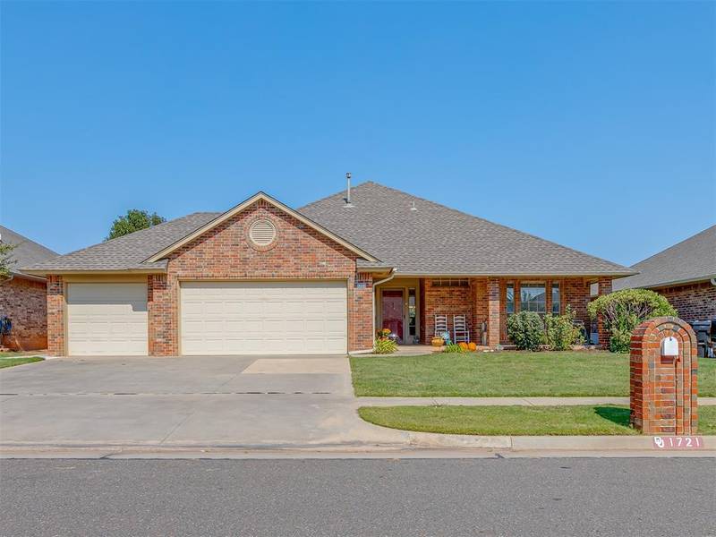 1721 SW 31st Street, Moore, OK 73160