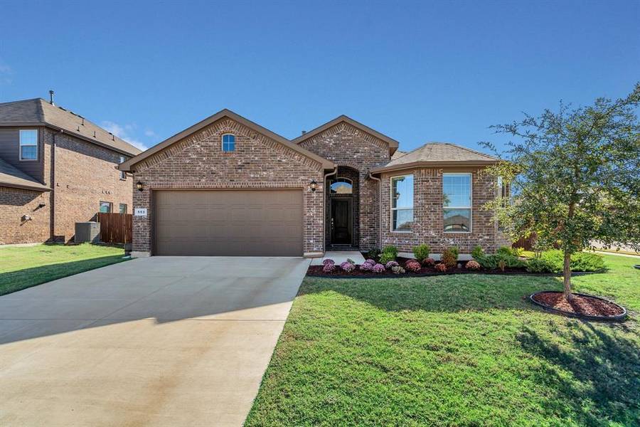 553 Lindisfarne Lane, Saginaw, TX 76131