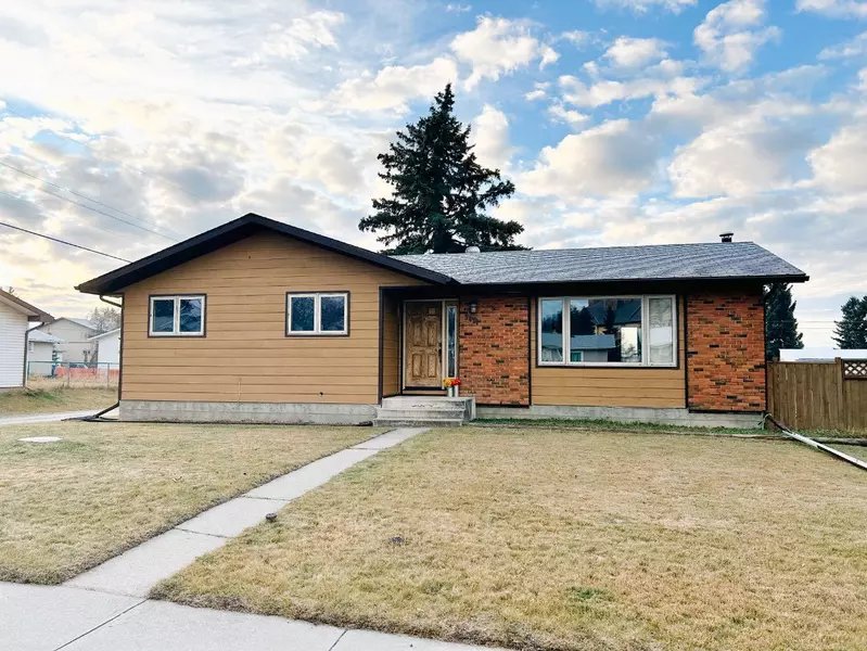 5411 51 AVE, Rocky Mountain House, AB T4T1E8